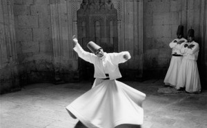Giorgia Fiorio, Cerimoniadella Sema. Dervisci Rotanti Mevlevi Mevlevi. Konya, Turchia 2004.