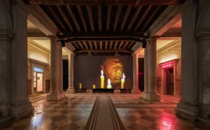 Immagine della mostra “The Boatis Leaking. TheCaptain Lied.” Fondazione Prada,Venezia 13 maggio 2017- 26novembre2017 FotoDelfino Sisto Legnanie Marco Cappelletti Courtesy Fondazione Prada