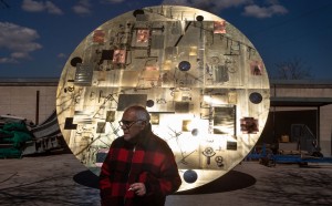 Mimmo Paladino: Specchi ustori, 2017, ottone dipinto e serigrafato, Ø cm 500. © Pasquale Palmieri pasqualepalmieri.it