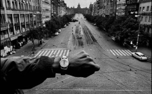 Invasion, Prague, 1968 © Josef Koudelka / Magnum Photos
