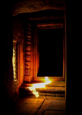 © Gabriele Merlo TEMPLE FLASH LIGHT, Cambodia