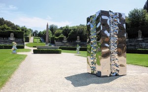 Helidon Xhixha, Ordine e Caos, 2017, acciaio lucidato a specchio, Anfiteatro, Giardino di Boboli, Firenze