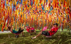 Vertical Line Garden by designers Julia Jamrozik & Coryn Kempster, Canadians based in Buffalo (USA). Photo credit: Martin Bond