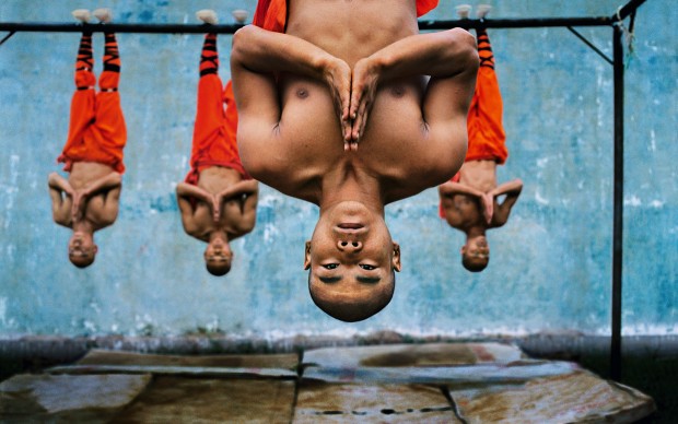 Shaolin monks training, Zhengzou, China, 2004 © Steve McCurry