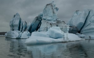Campagna pubblicitaria Moncler firmata da Liu Bolin e Annie Leibovitz © Moncler