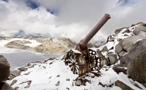 1. Gruppo Adamello- Cresta Croce, cannone italiano 149 G, innalzato a Cresta Croce per appoggiare l’attacco e la conquista del Corno di Cavento. Fotografia di Stefano Torrione