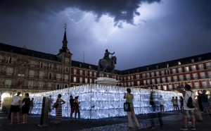Luzinterruptus, Labyrinth of plastic waste, Madrid, giugno 2017