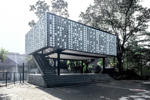Microlibrary Bima, Sumur Bandung, Indonesia. Photo credit: Sanrok studio/ SHAU