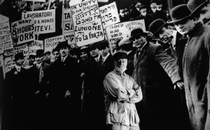 Christopher Felver, Ferlinghetti at Ellis Island, 1994. Collezione dell’artista, Sausalito, California © Chris Felver