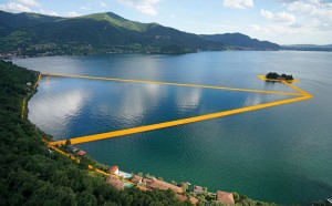 Christo & Jeanne-Claude, The Floating Piers, Lago d'Iseo - Italia. Photo by Wolfang Volz, courtesy of Taschen