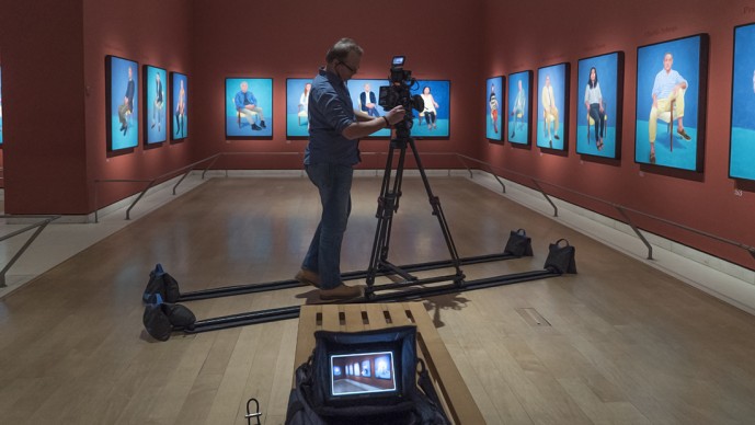 Durante le riprese di "David Hockney dalla Royal Academy of Arts" © David Bickerstaff
