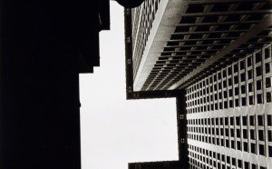 Beaumont Newhall, The Chase National Bank, New York, 1928. Courtesy: FOTOGRAFIS Bank Austria Collection