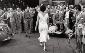 Mario De Biasi, Gli italiani si voltano, Milano, 1954