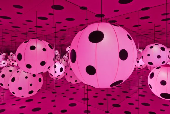 Yayoi Kusama, Dots Obsession –Love Transformed Into Dots, 2007, installation view at the Hirshhorn Museum and Sculpture Garden. Courtesy of Ota Fine Arts, Tokyo/Singapore; Victoria Miro, London; David Zwirner, New York. © Yayoi Kusama. Photo by Cathy Carver