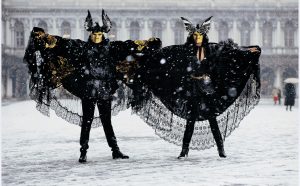 Fulvio Roiter, Carnevale a Venezia, 1988 © Fondazione Fulvio Roiter