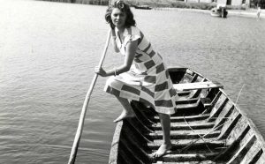 Sofia Loren sul set de La Donna del Fiume, regia di Mario Soldati, 1955