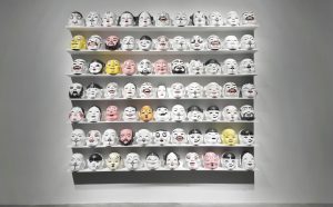 Qiu Zhijie, The Greeting, 2013, paper masks, silicone masks. Installation view at Anren Biennale, 2017. Courtesy Anren Biennale and GALLERIA CONTINUA San Gimignano / Beijing / Les Moulins / Habana