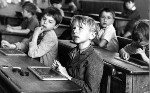 Robert Doisneau, L'information scolaire ( largeur) Paris 1956. © Atelier Robert Doisneau