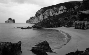 Sardegna 2006. Una delle 15 foto di Paesaggi presenti in mostra, varie regioni, date diverse © Gabriele Basilico/Archivio Gabriele Basilico, Milano