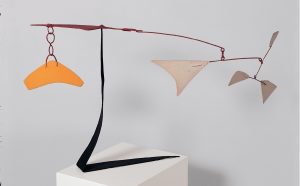 Alexander Calder, Standing mobile, 1974, metallo dipinto, Palazzo Collicola Arti Visive - Museo Carandente Spoleto. Copyright Fototeca Servizio Musei, archivi e biblioteche della Regione Umbria