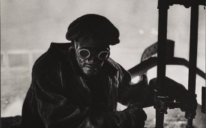 W.Eugene Smith, USA, 1918-1978 Forgiatore / Steelworker, 1955-1957 Stampa ai sali d’argento / gelatin silver print 23.49 x 33.34 cm Gift of Vira I. Heinz Fund of the Pittsburgh Foundation © W. Eugene Smith / Magnum Photos