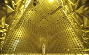 Almost Nothing di Ana Husman, 2016 ph Maximilien Brice & ZimmerFrei