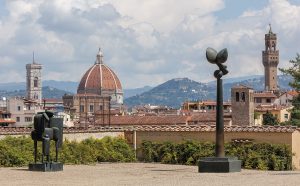 Panorama di Firenze dal Giardino di Boboli con le opere di Fritz Koenig: da sinistra: Großer St. Martin Grande San Martino 1963/1964 Große Flora V Grande Flora V 1977/1978