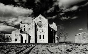 Aurelio Amendola (Pistoia, 1938) San Galgano, 2005 Stampa ai sali d’argento