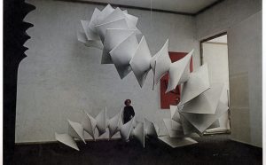 Agostino Bonalumi, Struttura modulare bianca, 1970, misure variabili, (80x100x70 cm, 1 modulo), vetroresina e nitro