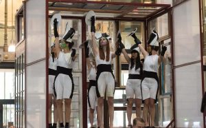 EXPERIENCE TRAPS Monster Chetwynd, Free Energy Workshop (performance on June 1st during the opening weekend in Antwerp Central Station), 2011/2018 - courtesy the artist & Sadie Coles HQ - photo Tom Cornille