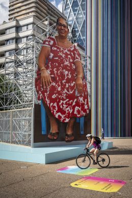 Parigi La Défense, Les Extatiques: Hanif Kureshi, Cutout project, Auntie Maria © Carlos Ayesta