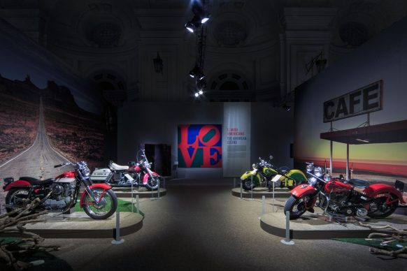 Mostra “Easy Rider. Il mito della motocicletta come arte”, Scuderie Juvarriane di Venaria Reale - vista dell'allestimento
