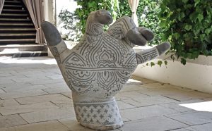 Via del Sale 2018, un'opera di Fabio Viale. Foto di Daniele Fazzone