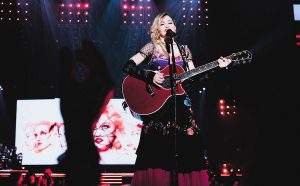 Madonna live durante il Rebel Heart Tour. Photo by JD Urban from Brooklyn, NY - fonte Wikipedia