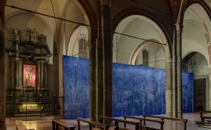 05_Installation view at Basilica di Sant'Eustorgio_Jan Fabre, I Castelli nell’Ora Blu 2018 - 22.12.2018_3_Ph Attilio Maranzano_Curtesy Building