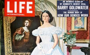 Claudia Cardinale come Angelica sulla copertina della rivista Life del 26 agosto 1963