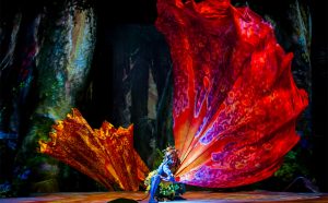 Cirque du Soleil, Toruk - Il primo volo. Picture credit: Errisson Lawrence © 2015 Cirque du Soleil. Costume credit: Kym Barrett.
