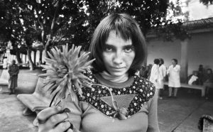 Letizia Battaglia, Via Pindemonte, Ospedale Psichiatrico -Palermo - 1983. Courtesy l'artista-