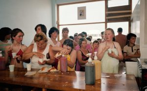 Martin Parr, Untitled (Hot Dog Stand), 1983–85; from Feast for the Eyes (Aperture, 2017)