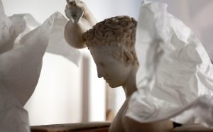 Satiro versante_ Copia di età romana in marmo dell'originale bronzeo di Prassitele