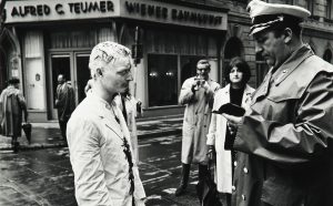 Günter Brus Wiener Spaziergang 1965/89 stampa in gelatina di argento su cartone 60x50 cm ciascuna Foto Fabio Fantini