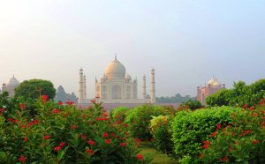 Vista del Taj Mahal dal Giardino Moghul Mehtab Bagh, Agra, photo by g.kaustav fonte Wikipedia
