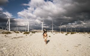 Cara Romero, dalla serie JACKRABBIT, COTTONTAIL &SPIRITS OF THE DESERT, fonte desertx.org
