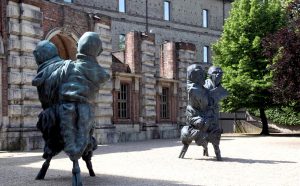 Thomas Schütte – United Enemies I-II – 2011 – collezione dell’artista, Düsseldorf – veduta dell’installazione al Castello di Rivoli, 2012 – photo Sebastiano Pellion, Torino