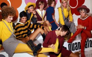 Mary Quant e le sue modelle al lancio della collezione di scarpe Quant Afoot, 1967 © PA Prints 2008
