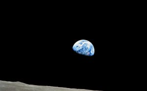 William Anders First Earthrise seen by human eyes, Apollo 8, 24 December 1968 Vintage chromogenic print on fiberbased Kodak paper, 20.3 x 25.4 cm Collection Victor Martin-Malburet, photo: NASA/Collection Victor Martin- Malburet, © William Anders