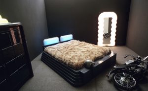 Ettore Sottsass, Mobili grigi, Elledue ded, Bicinque mardrobe, Ultrafragola mirror, Poltronova, 1970. Salone del Mobile, Milan. Photo: A. Fioravanti, E. Sottsass