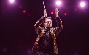 Simone Tonin, direttore d'orchestra della Gaga Symphony Orchestra, 2018_ph. Riccardo Carraro