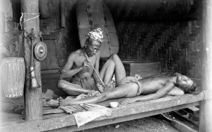 Seduta tatuaggio Myanmar_Getty Images mostra tattoo M9 Venezia