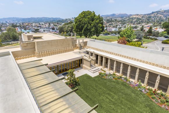 Hollyhock House, view from rooftop onto central courtyard. Date: 23/05/2014. Author: Joshua White. Copyright: © Hollyhock House - via UNESCO (https://whc.unesco.org)